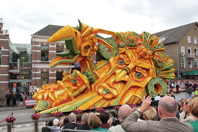 Bloemencorso-Zundert-2013-le-hoi-hoa-lon-nhat-the-gioi-o-Ha-Lan